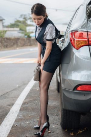 三个男人和大乳女做爰_高清视频大全